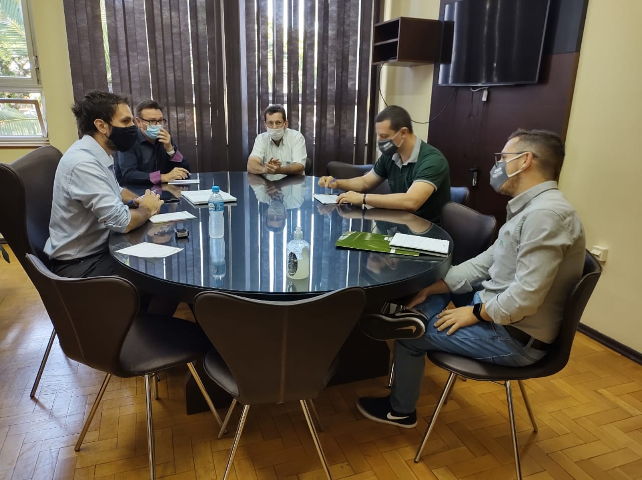 EXECUTIVO SE REÚNE COM PRESIDENTE E EQUIPE DA CERTHIL